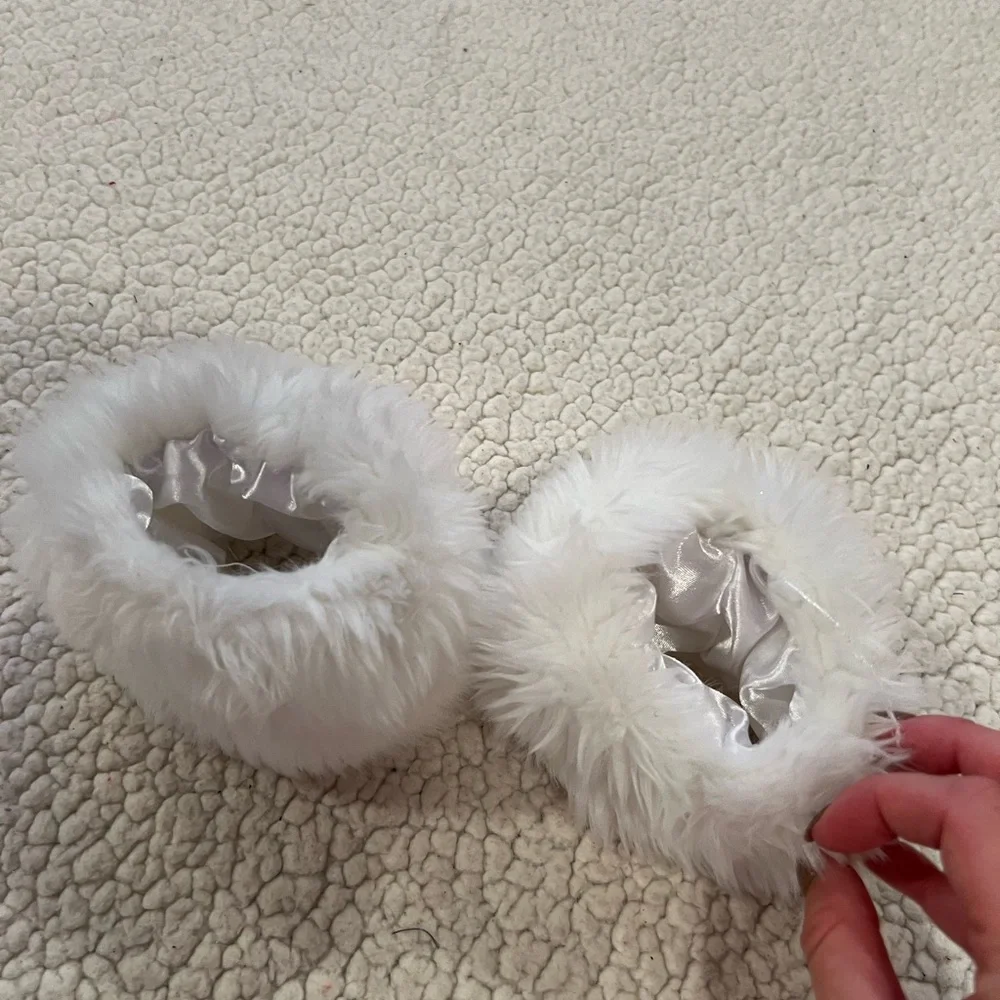 Arm cuffs - Picture 3 of 3